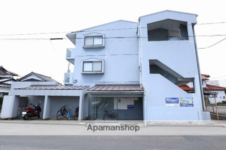 コスモシティーの外観