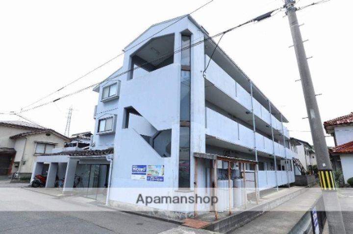 コスモシティーの外観