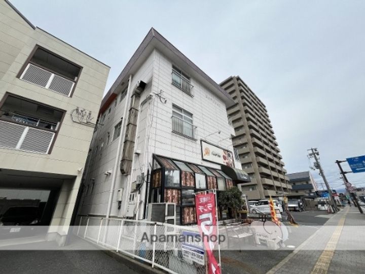 前川マンションの外観
