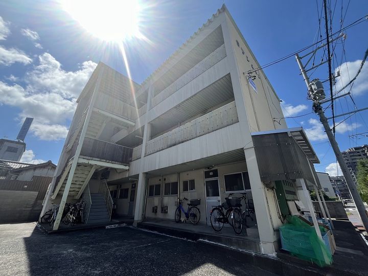 章マンション301の外観