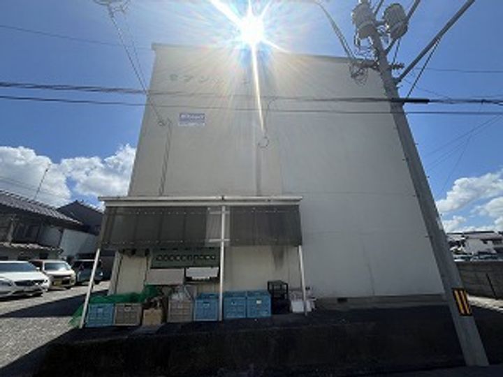 章マンション301の外観