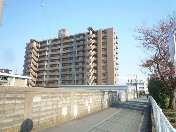 サーパス明徳通り305の外観