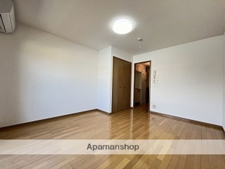 コスモス桂木307の居間