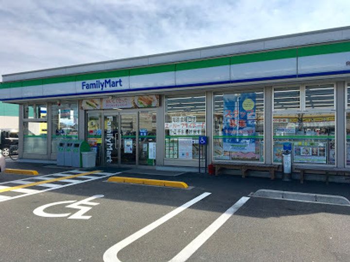 エスト・パレの周辺