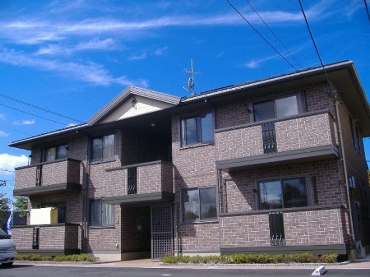 リビングタウン宮ノ下 A棟の外観