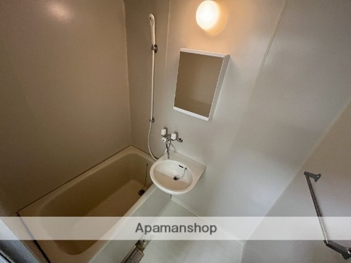 モニマン・デ・アルマ106の風呂