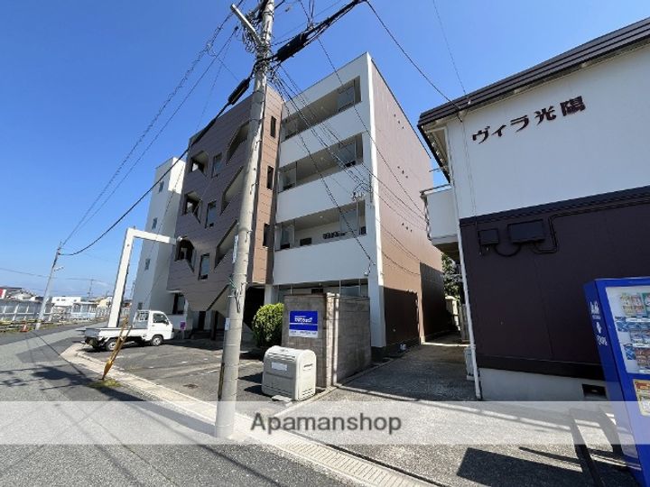 モニマン・デ・アルマ106の外観