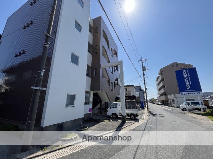 モニマン・デ・アルマ106の外観