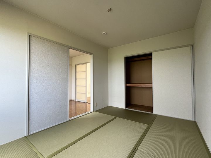 鳥取県鳥取市布勢の賃貸アパートの内装