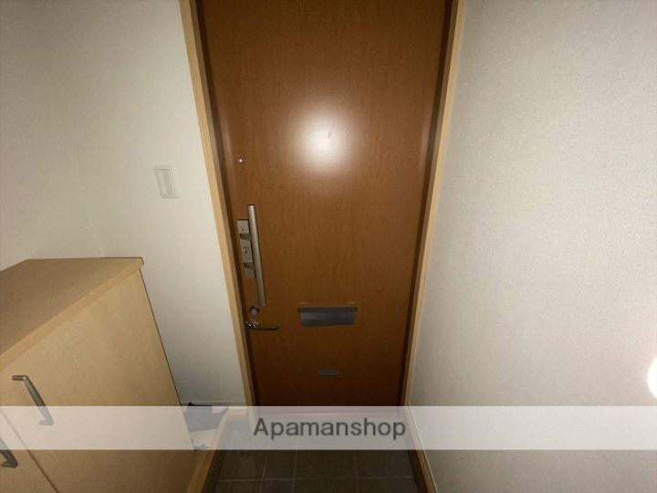 プレステージ東福原の玄関