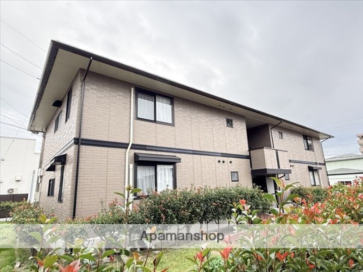 ユーステージA棟202の外観