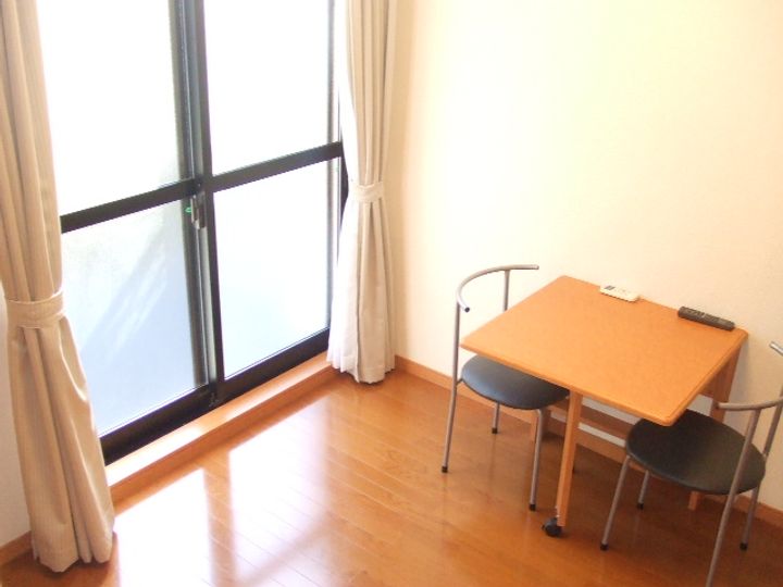 レオパレスB ZONE206の外観