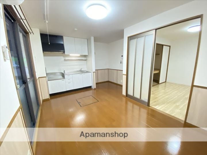 鳥取県米子市車尾南1丁目の賃貸アパート103の居間