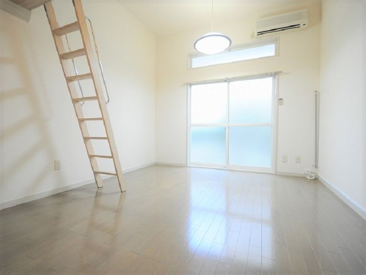 レオパレス米子105の居間