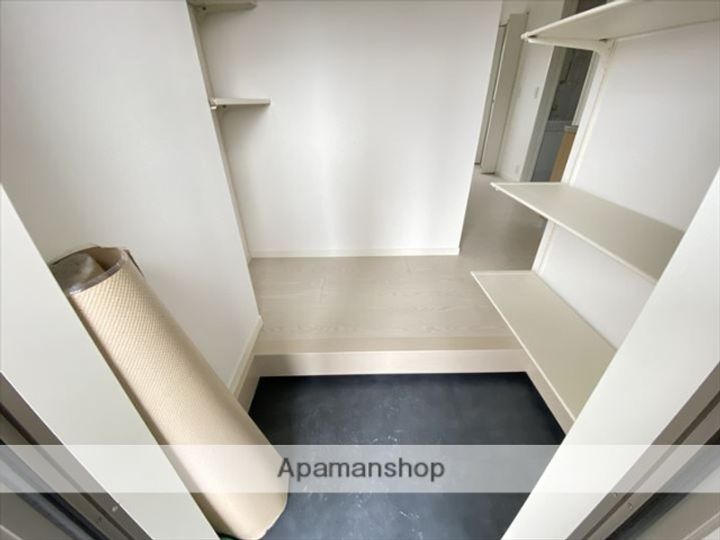 鳥取県境港市渡町の賃貸アパート102の玄関