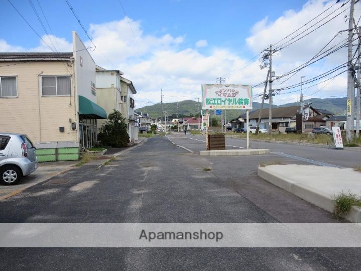 メゾンソレーユの周辺