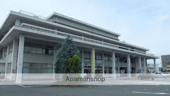 ホワイトパレスの周辺