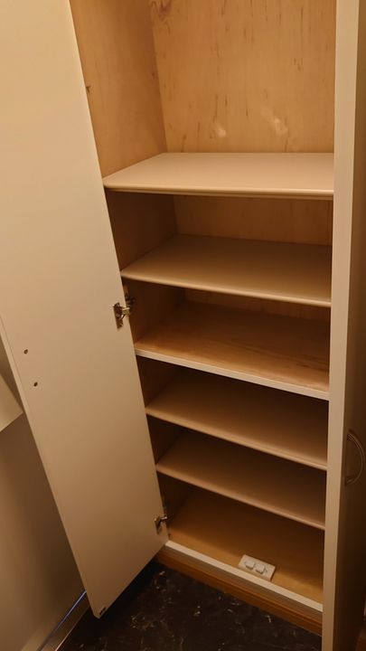 レオパレスアテナⅠ103の玄関