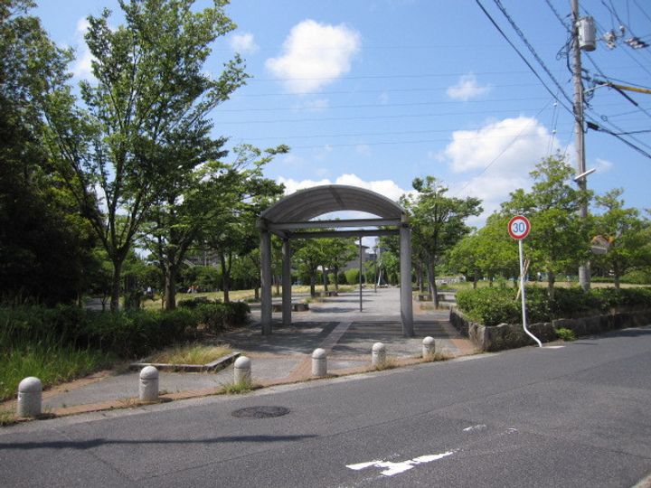 ラフレシールの周辺