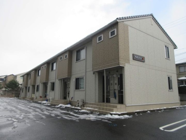 アルカンシェル B棟の外観