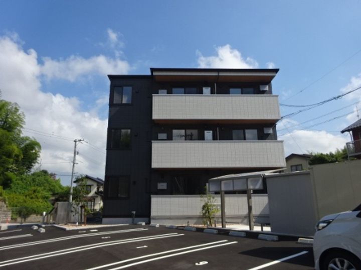 ロイヤルステージ雑賀町の外観