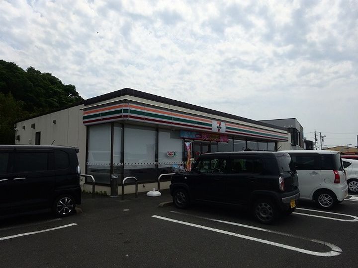 ヴェルスクエアの周辺