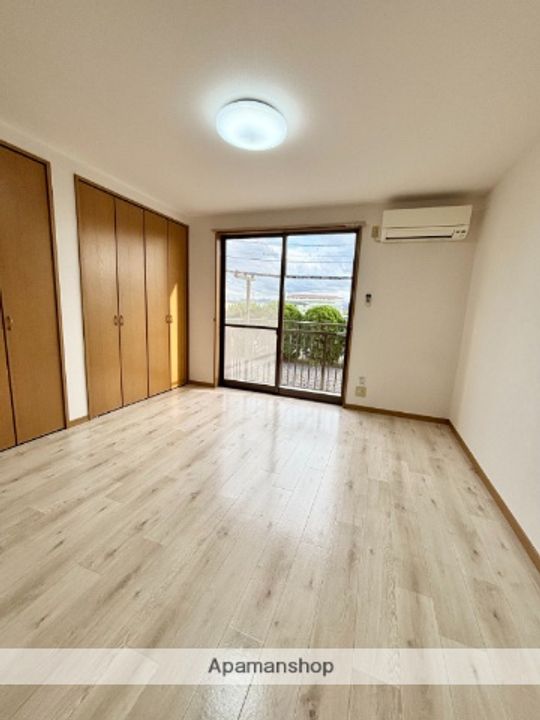 ガーデンハイツ高岡115の内装