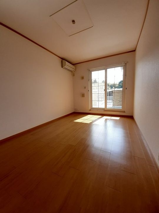 ヴィラ クリヱートBの居間