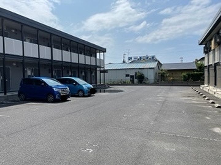 レオパレスEASTCREEKⅠ101の外観