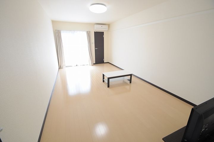 レオネクストカサデエスペランサ210の居間