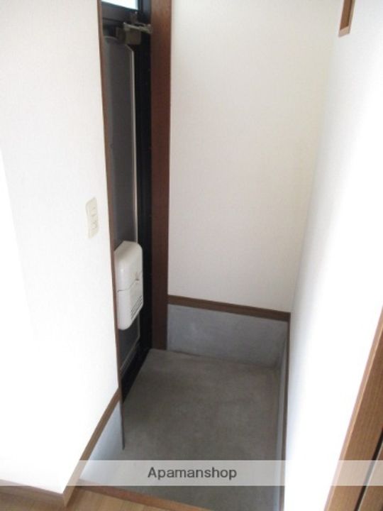 メゾンK&A102の玄関