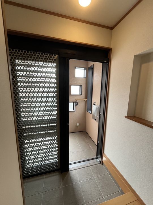 シャンポールⅤ103の玄関