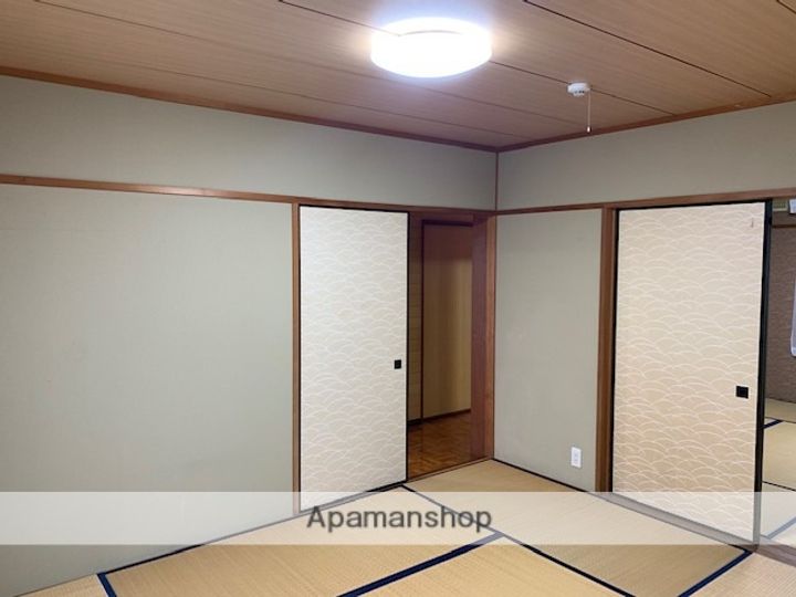 ホワイトシルバー203の内装