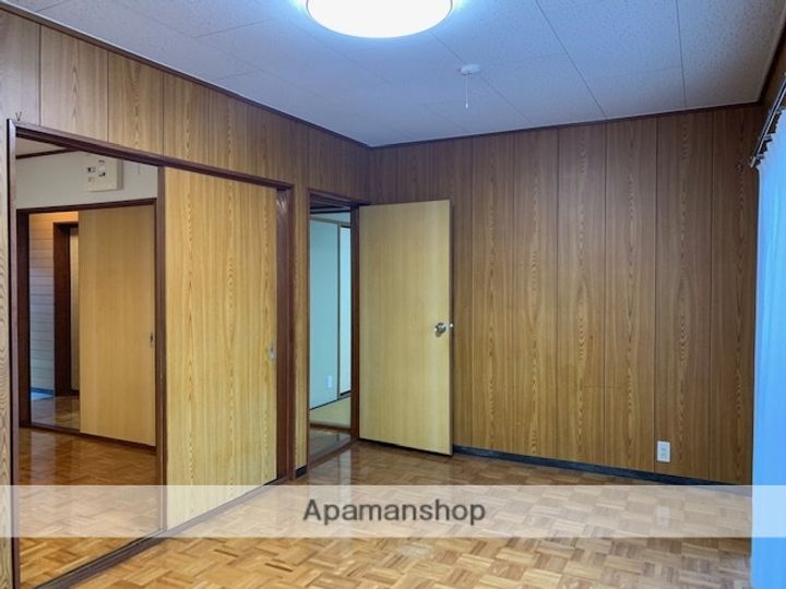 ホワイトシルバー203の内装