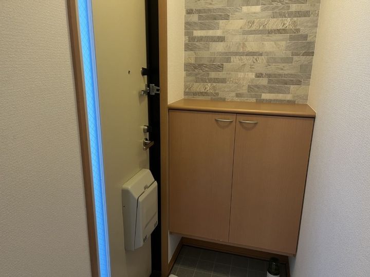 アコルデ B棟の玄関