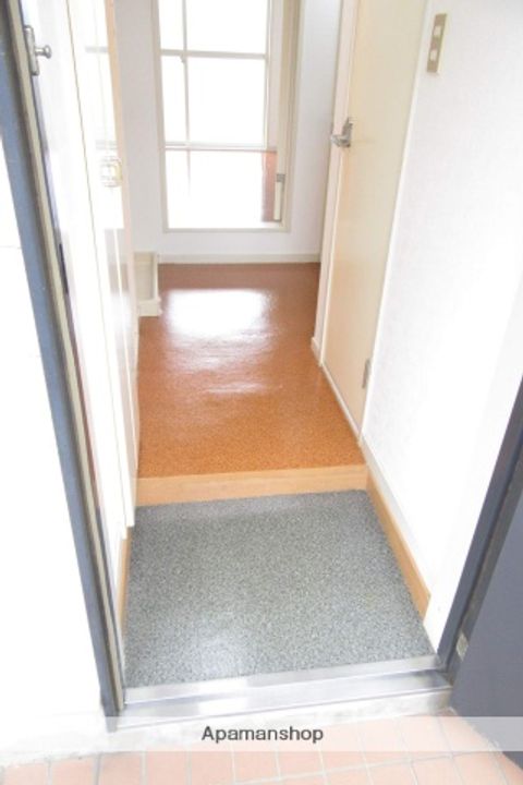 アルフィーネ浜乃木104の玄関