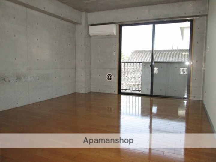 AP袖師103の居間