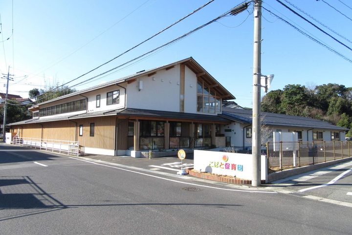 アルカンシェル B棟の周辺