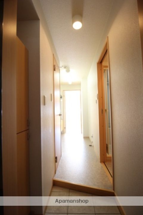 ピアホーム奥田西町102の玄関