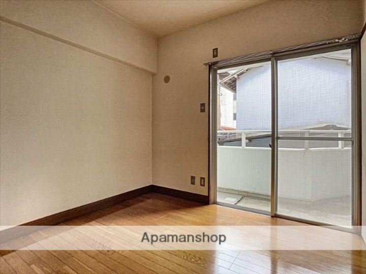 デューク兵団203の居間