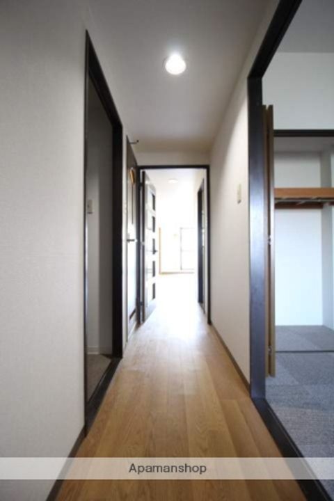 クレストコート門田の玄関