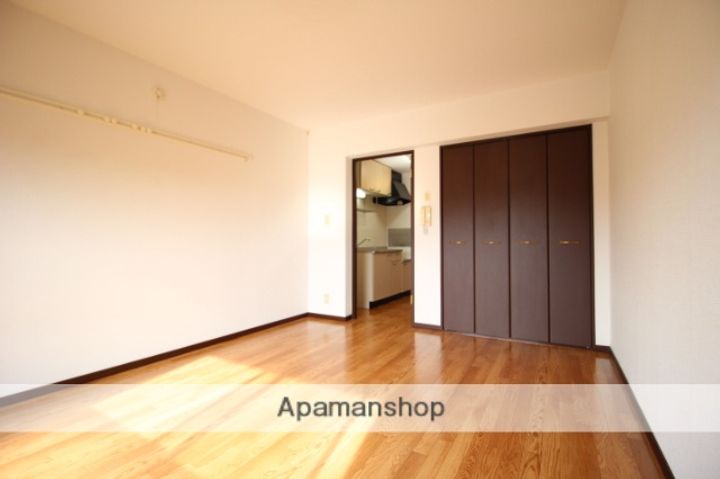 スリーサンズの内装