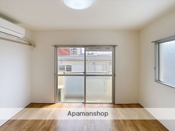 メゾンウインズ202の居間