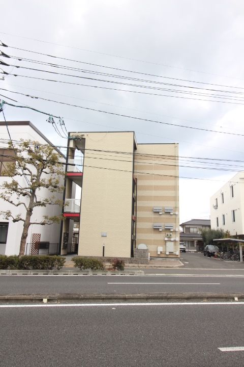 レオパレスプラムフィールドの外観