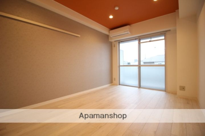 ソレイユアイワ202の居間