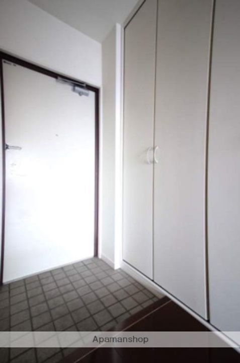 AXⅠS伊島507の玄関