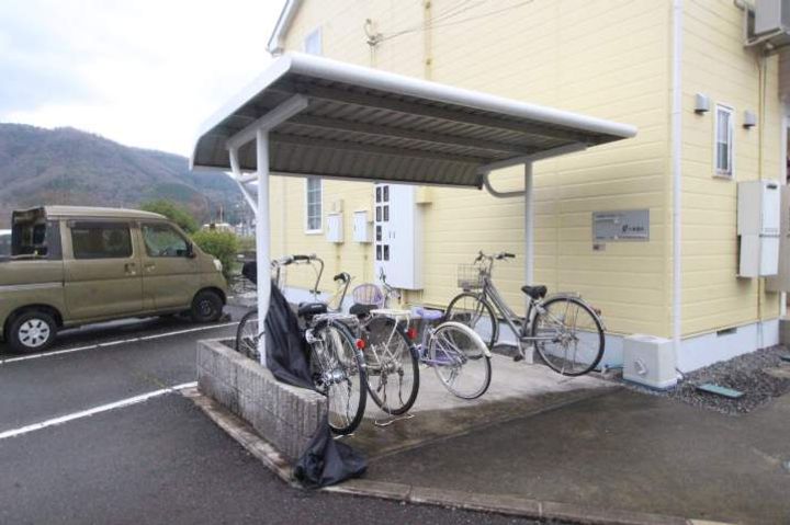 メゾン山水の外観