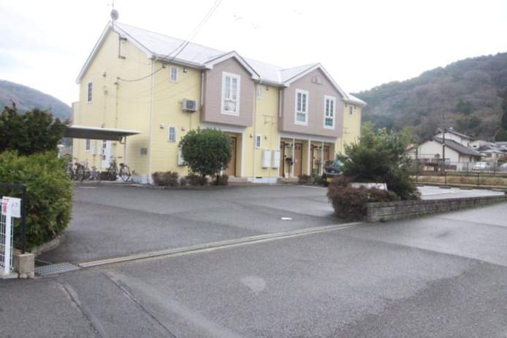 メゾン山水の外観