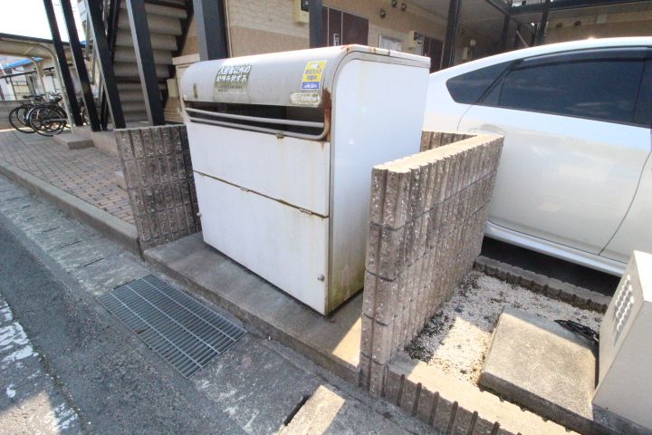 レオパレスOKURAの外観