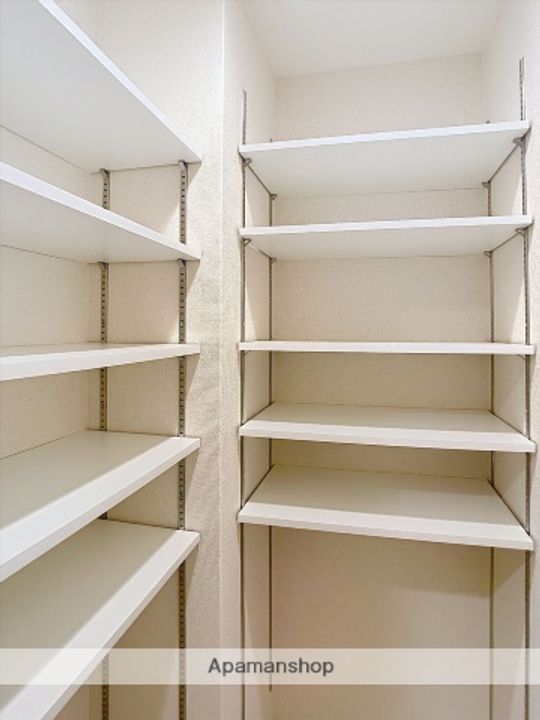 ロイヤルガーデンシティ桑田町の内装